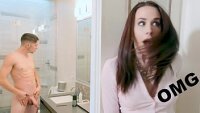 El agujero de su vagina que sólo llena con potentes penes