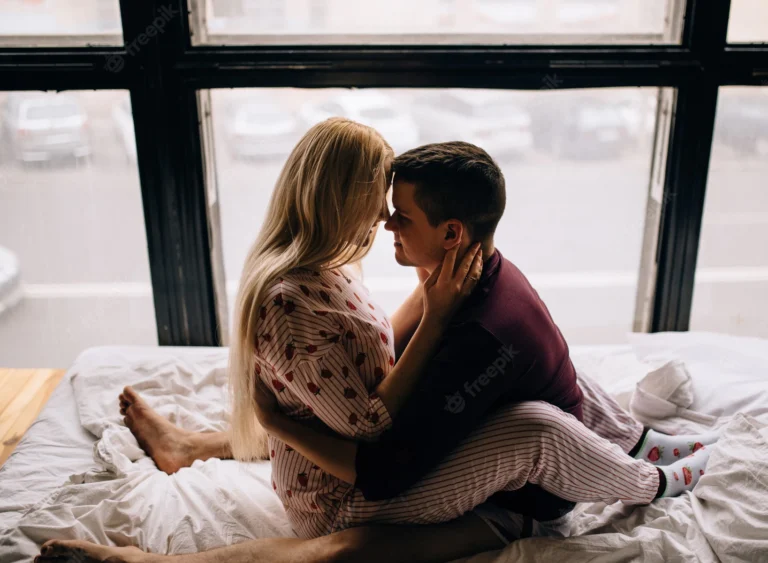 Alcuni uomini ottengono la loro autenticità nell’amore usando mezzi sessuali da video porno gratuiti
